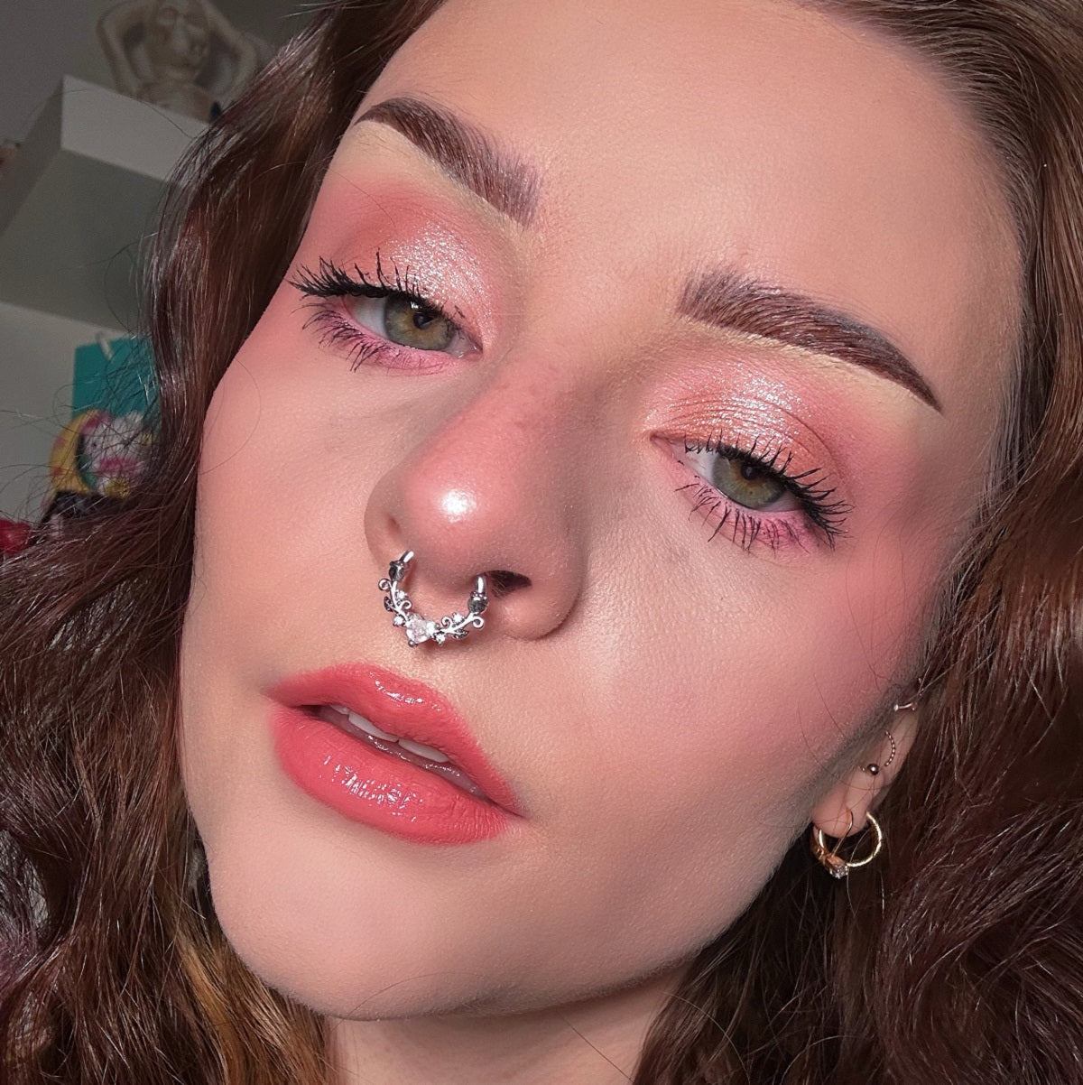 16G Heart CZ Symmetrical Roses Hinged Segment Septum Ring